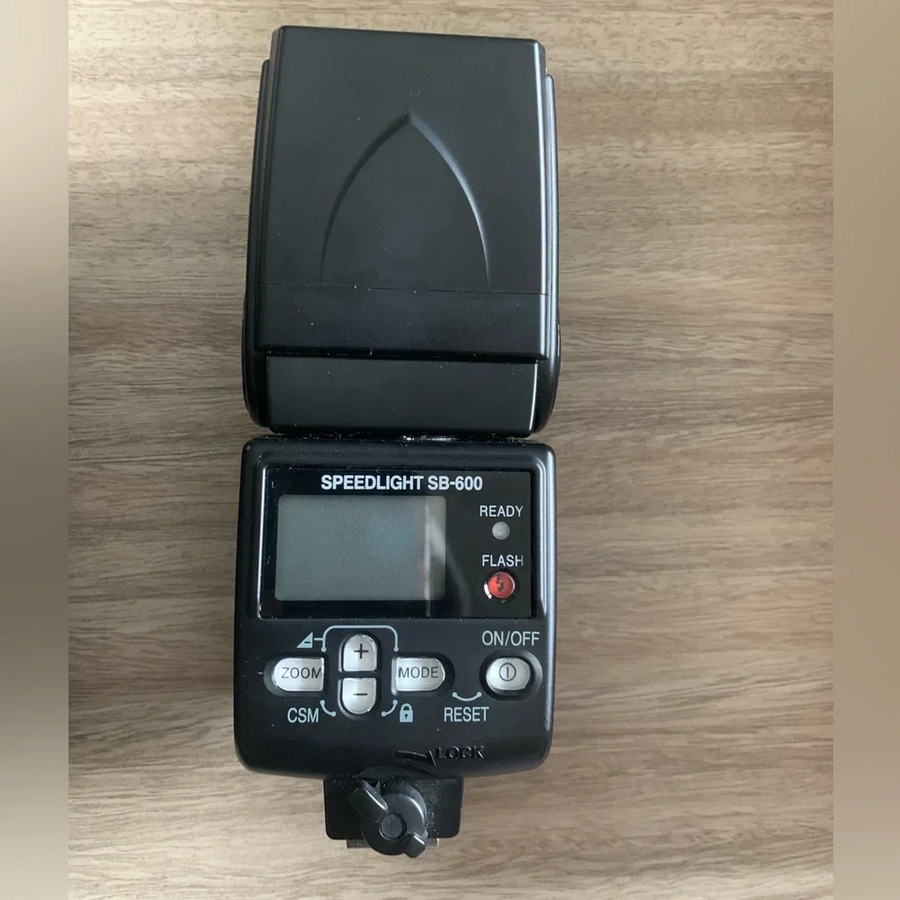 NWOT Nikon Speedlight SB-600 I D-TTL Flash F100 F5 D750 D750 D850 ASIS With Case